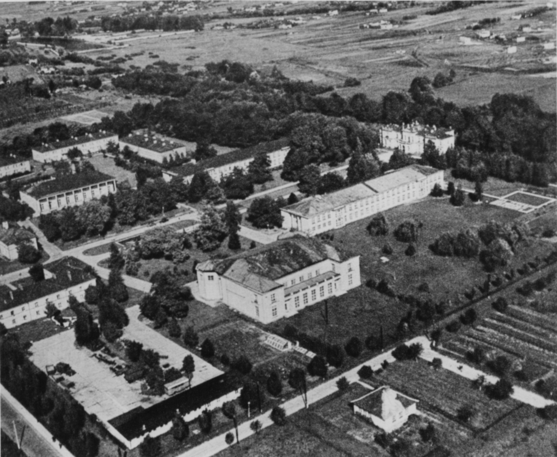 Osada Pałacowa w Ursynowie - siedziba władz SGGW - lata 60. XX wieku
